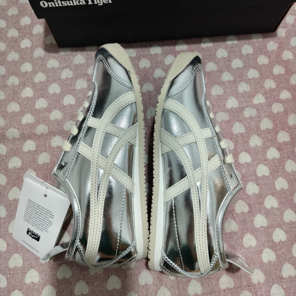 Onitsuka Tiger Metallic Silver & Cream Kids Sneakers - Picture 6 of 13